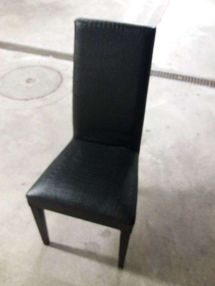 chaises de salle � mange 100 La Ciotat (13)