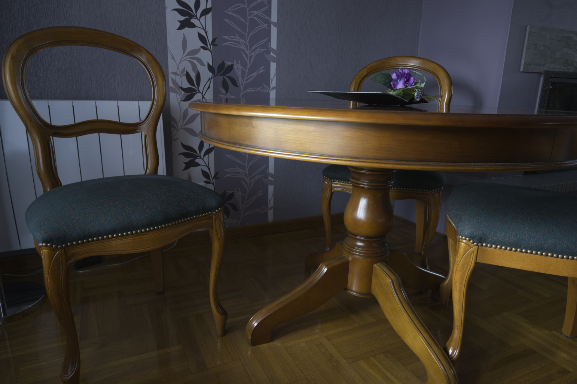 Chaises de salle � manger Quantit� 6  
A prendre sur place 150 Issoire (63)