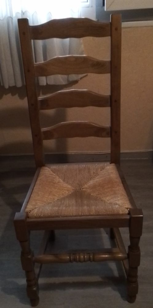 4 chaises de salle � manger 70 Poissy (78)