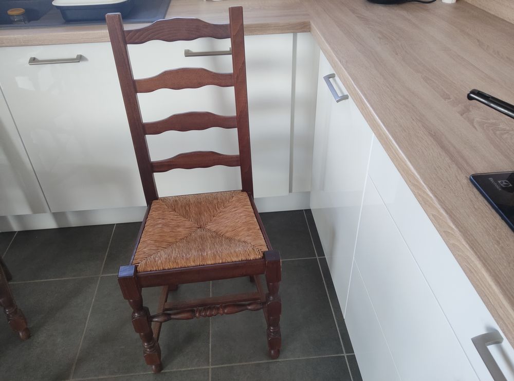 6 Chaises de salle a manger assise paille v�ritable 180 Colombier-Fontaine (25)