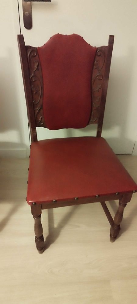 6 CHAISES De SALLE �    � Manger STYLE Renaissances Espagnol en Bois Ancien. 55 Bourbon-Lancy (71)