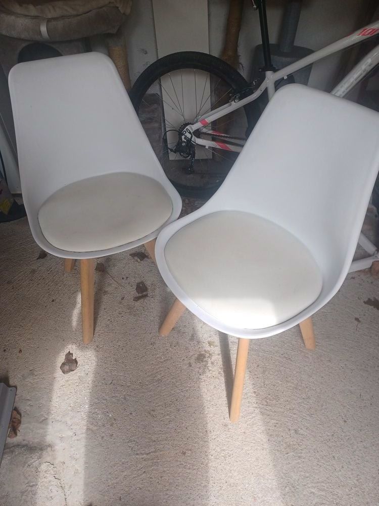 4 Chaises Scandinave 100 Juvignac (34)