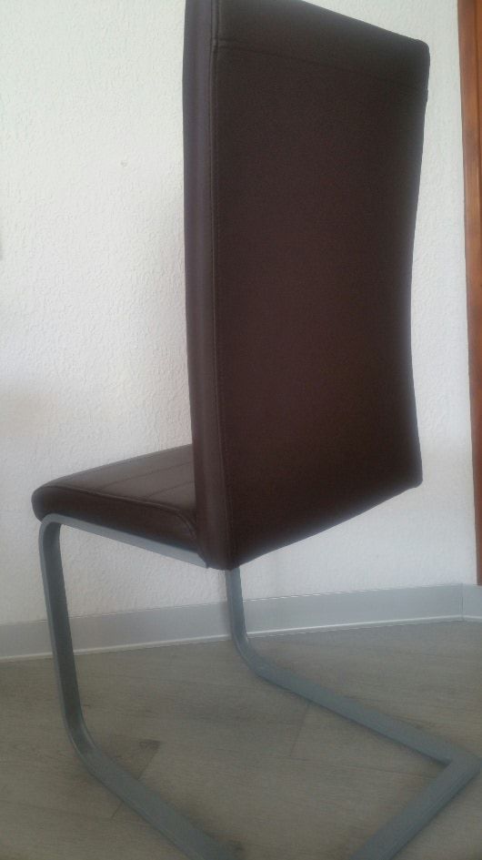 CHAISES SIMILI CUIR MARRON ET HOUSSES DE PROTECTION 220 Granges-sur-Vologne (88)