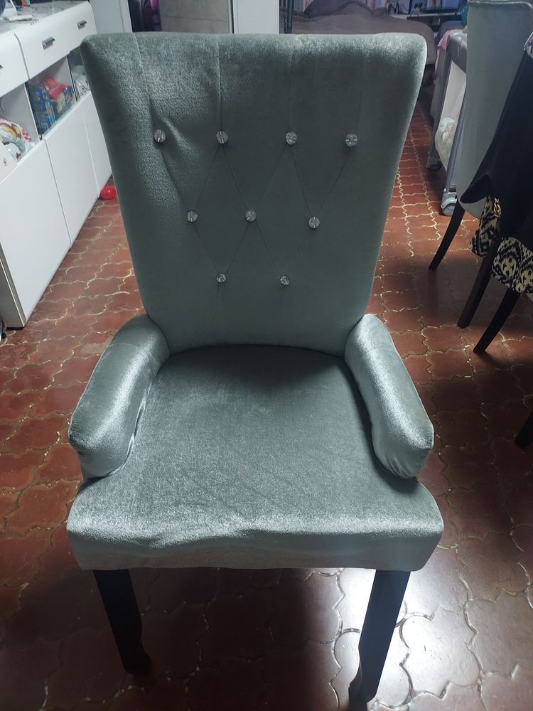 6 chaises  style moderne grise avec stass 120 Toulon (83)