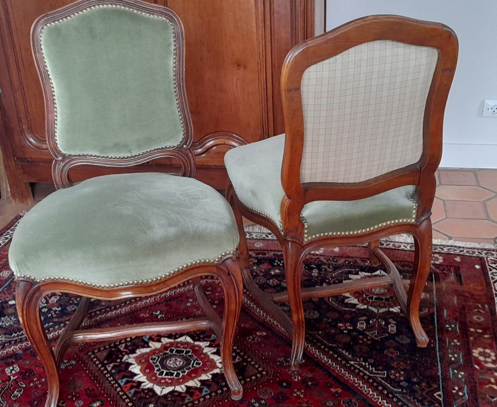 6 chaises de style tapiss&eacute;es velours Meubles