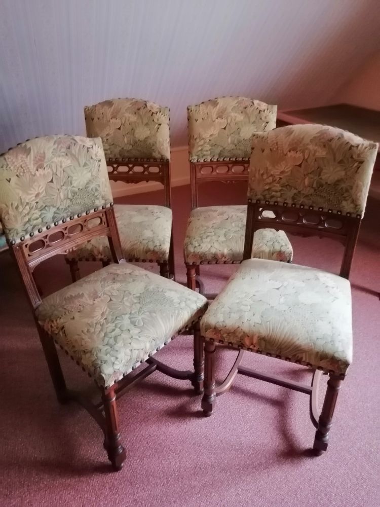 Lot 4 chaises de style 100 Rue (80)