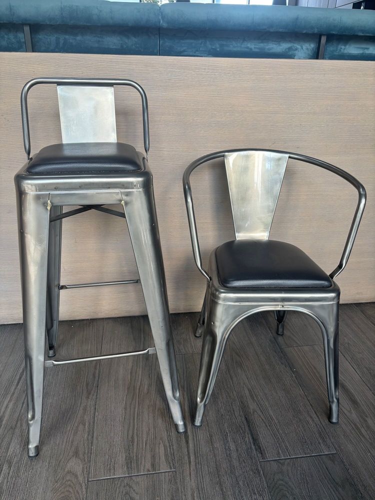 Chaises et tabourets TOLIX en acier avec assise 70 Archamps (74)