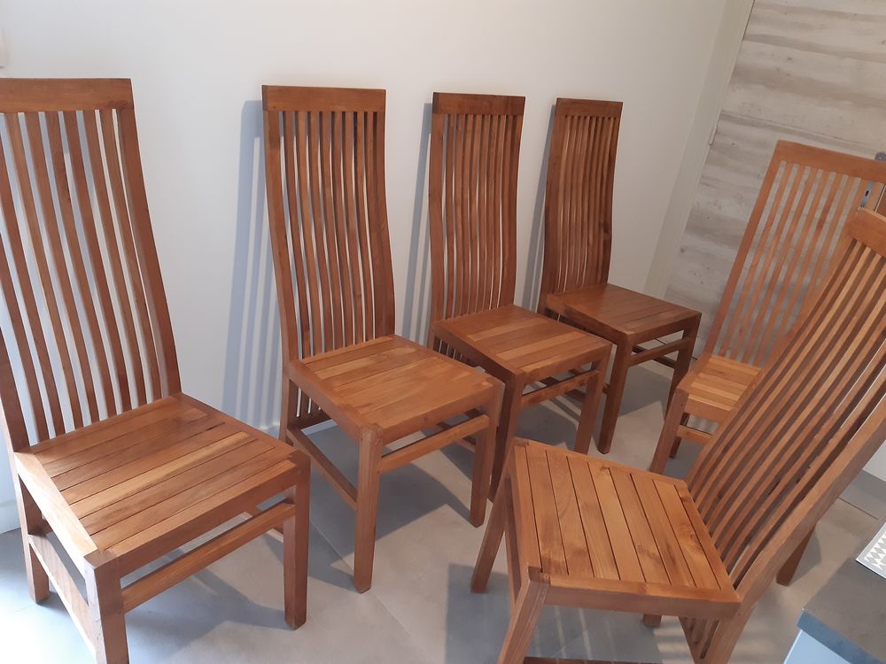 Lot de 6 chaises en teck brut
220 Grandchamps-des-Fontaines (44)
