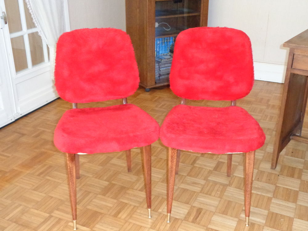 2 chaises tissu rouge 15 Saint-S�ve (33)