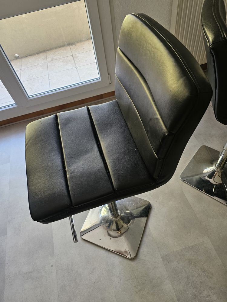 Chaises de bar tr�s bon �tat 40 N�mes (30)