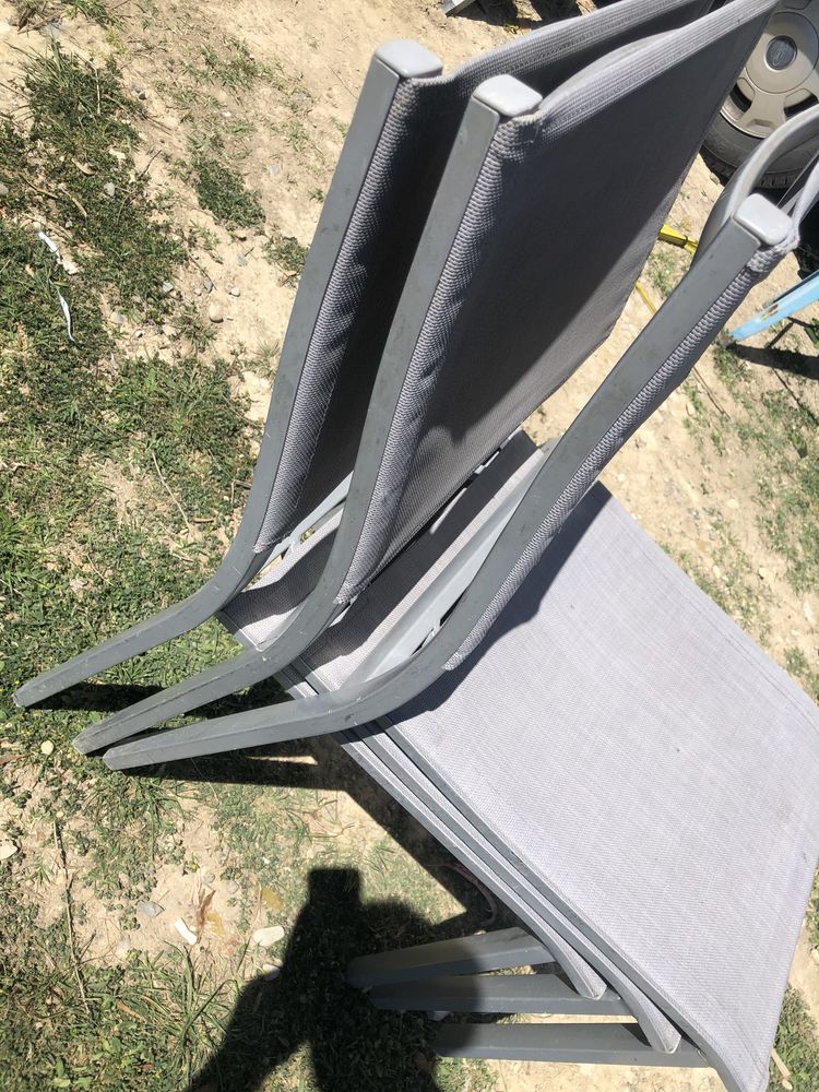 Chaises tr�s solides et tr�s l�g�res empilables 195 Nice (06)