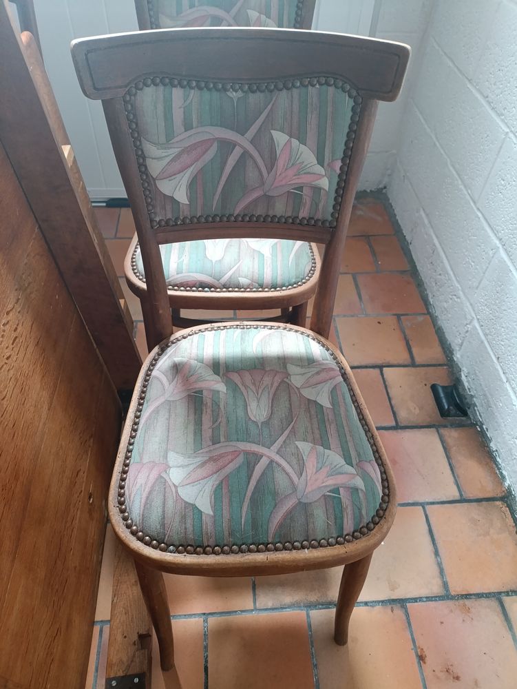Lot 2 chaises
A venir chercher au domicile 20 Bruay-la-Buissi�re (62)
