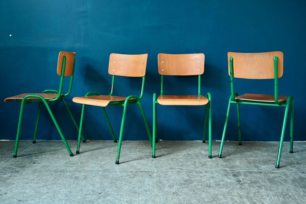Lot de 4 chaises vertes style vintage indus ancienne 750 Wintzenheim (68)