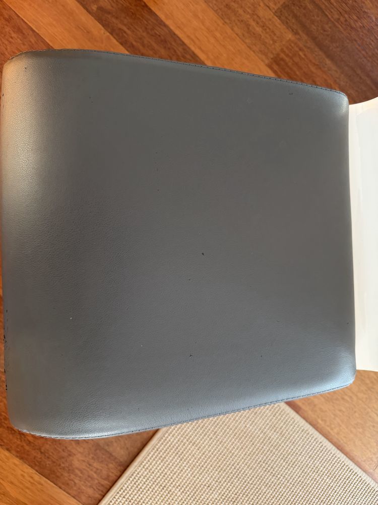 AV 4 chaises VIGO base acier dossier laqu� 60 Lescar (64)