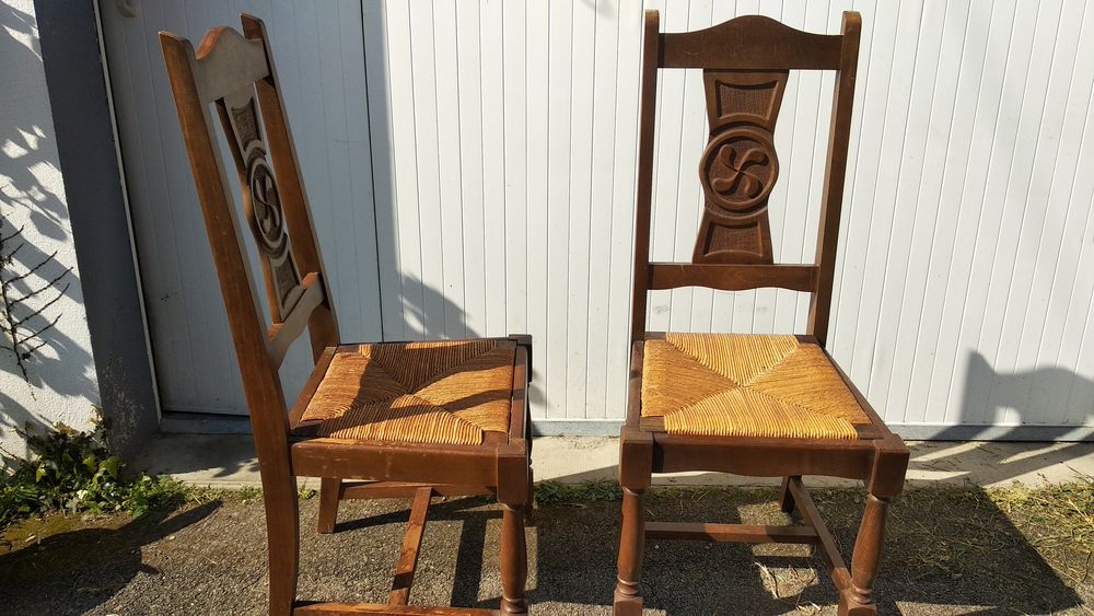 4 chaises vintage bois massif 40 Nostang (56)