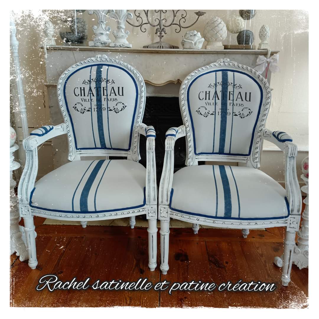 Chaises Vintage � Motifs Ch�teau 300 Le Puy-en-Velay (43)