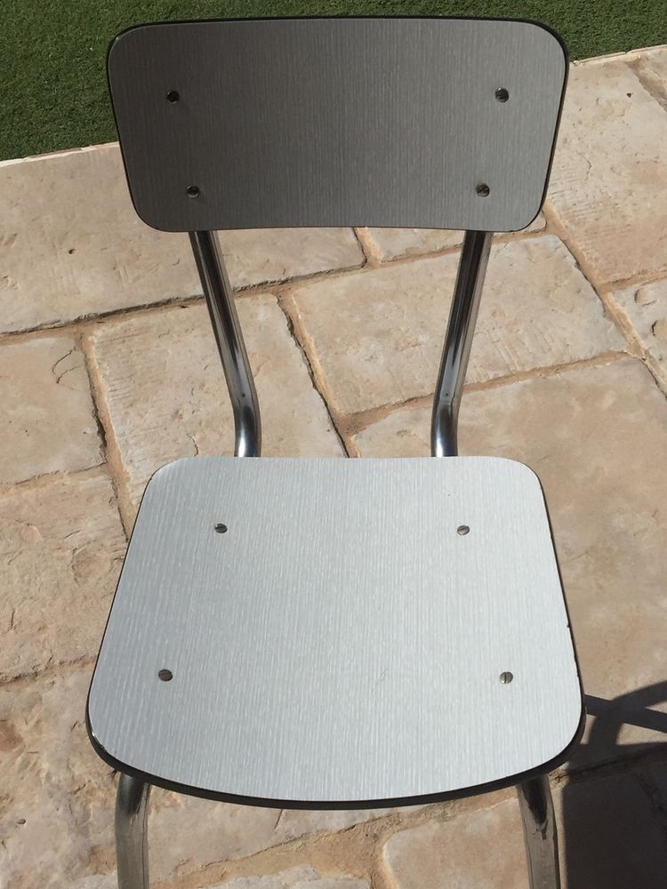 lot de 3 chaises  � vintage @ 30 Llupia (66)