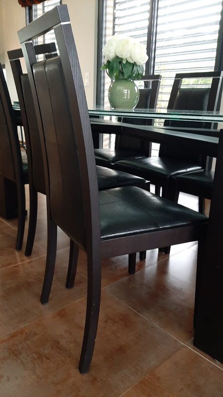 Lot 6 chaises weng� et assise en simili cuir 120 Brunoy (91)