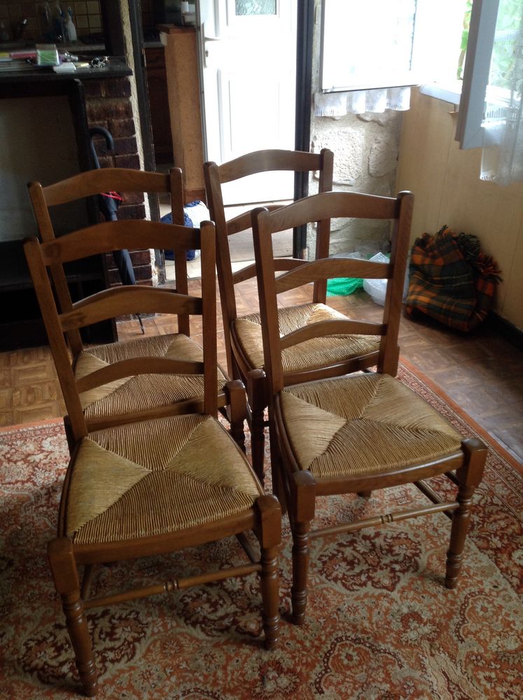 4 chaises 25 Villepinte (93)