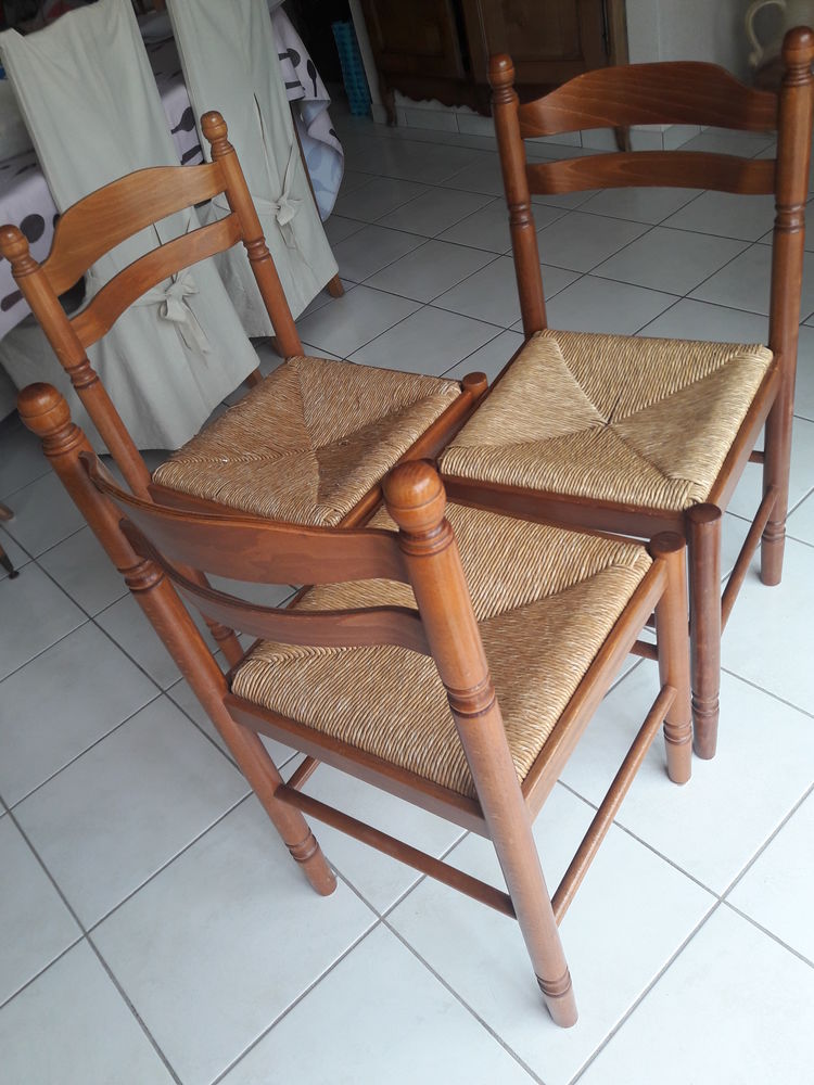 CHAISES 30 Bressuire (79)