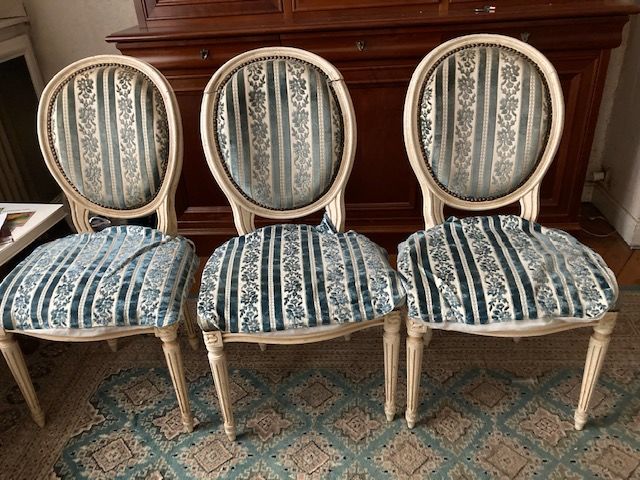 CHAISES 
120 Issy-les-Moulineaux (92)