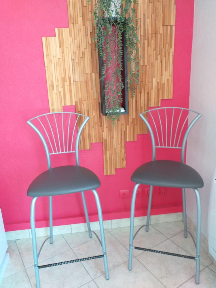 2 chaises de bar 40 Pontvallain (72)