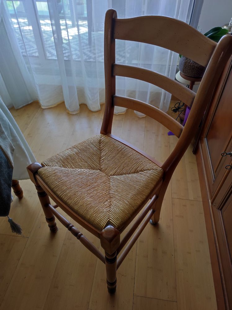 4 chaises 40 Vincennes (94)