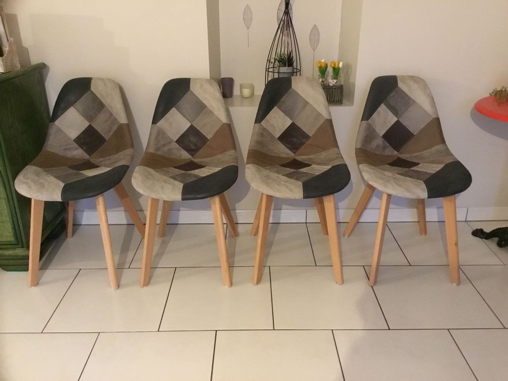 Chaises 300 Mor�ac (56)