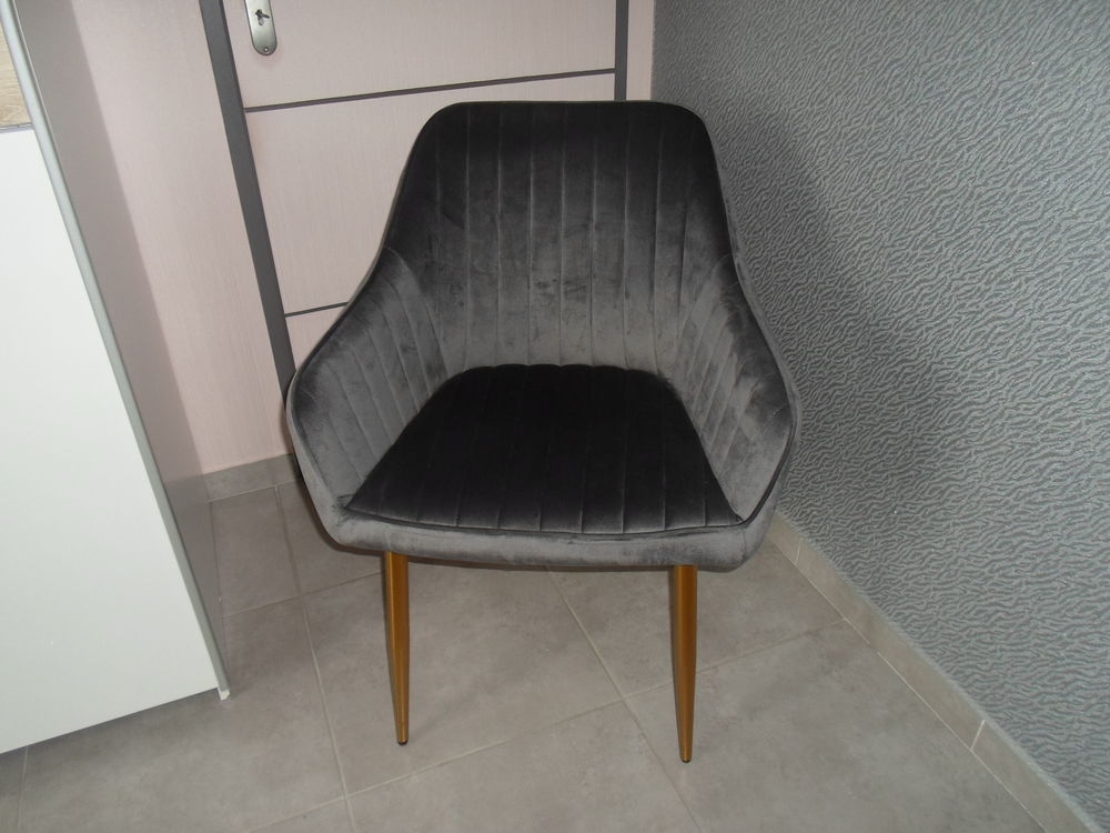 CHAISES 120 Mazan (84)