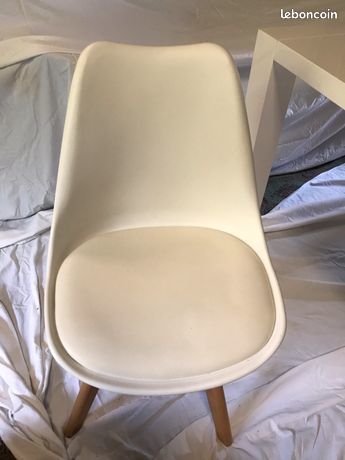 Chaises 300 Vannes (56)