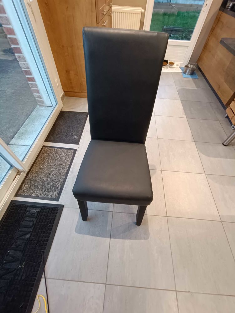 Lot de 6 chaises 250 Vendin-le-Vieil (62)