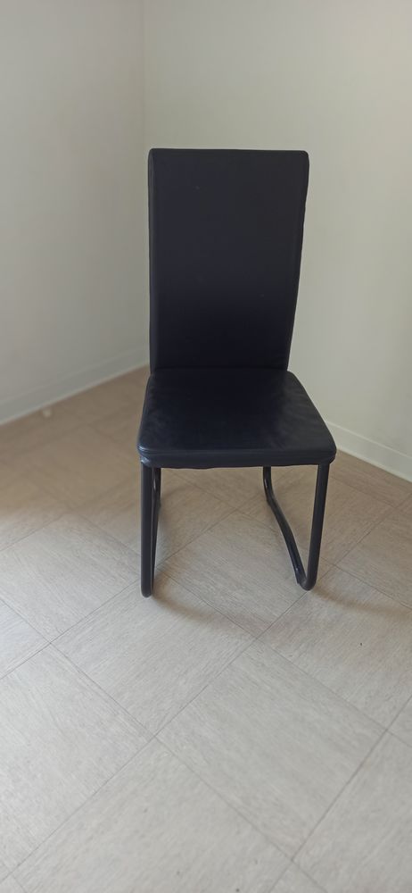 Chaises 120 Saint-Gilles Les Hauts (97)