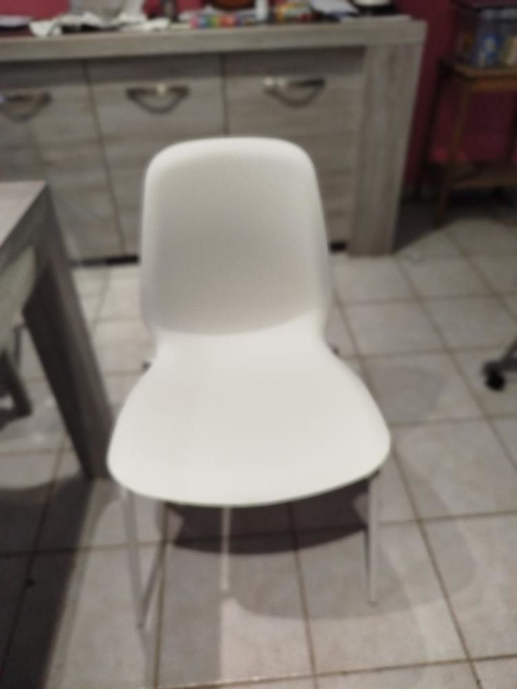 chaises 25 Saint-Yan (71)