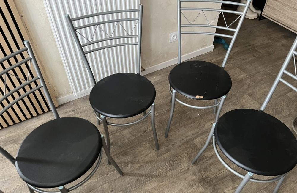 4 chaises 20 Arc-sur-Tille (21)