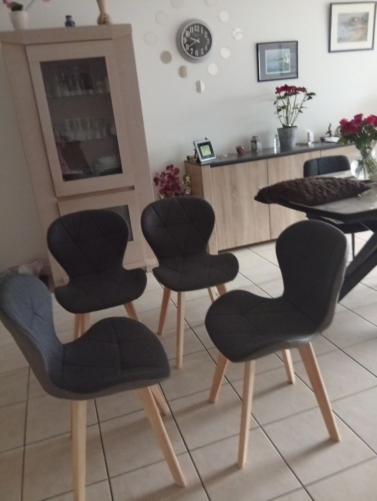 Chaises 
60 Lorient (56)