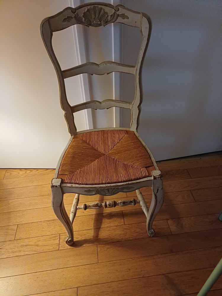 6 CHAISES 300 Paris 19 (75)