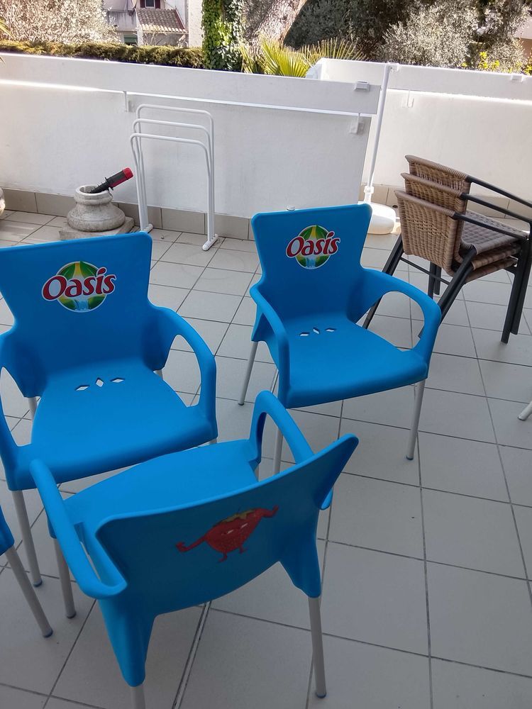 chaises 30 Cagnes-sur-Mer (06)