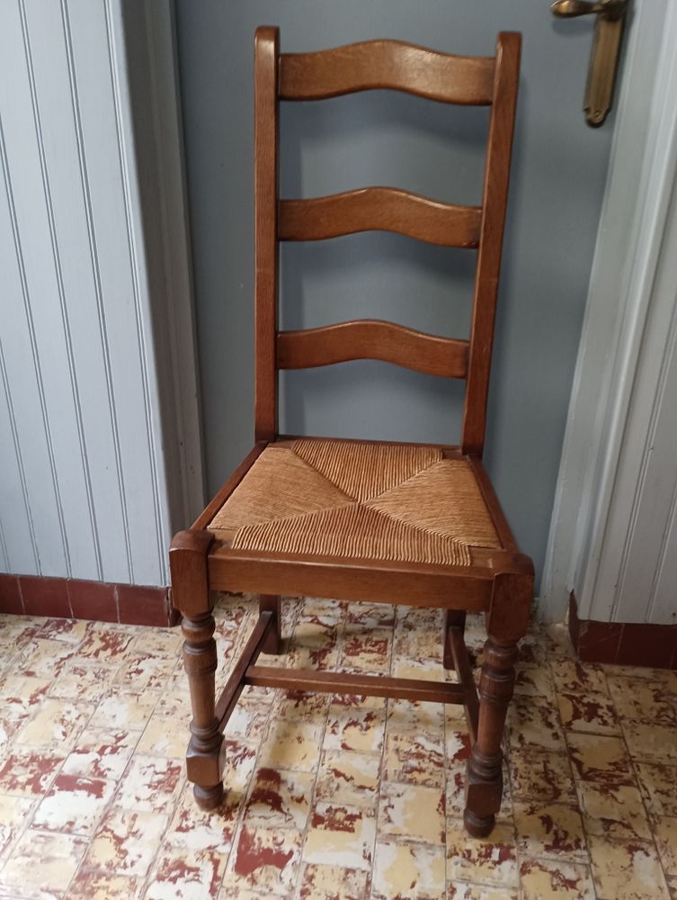 LOT DE 4 CHAISES 32 Quincy-sous-S�nart (91)