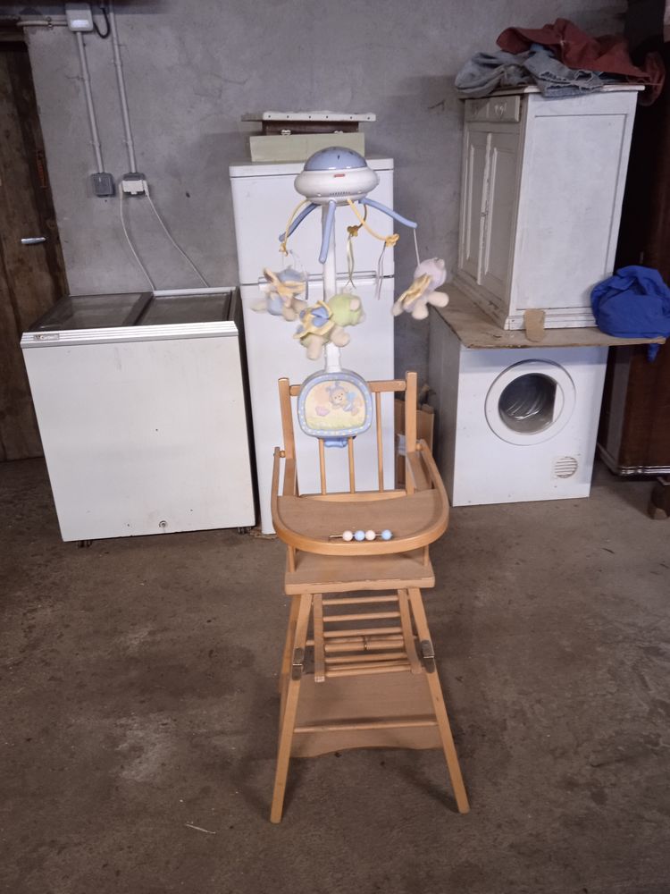 Chaisse de b�b� plus jouet musical 100 Usclades-et-Rieutord (07)