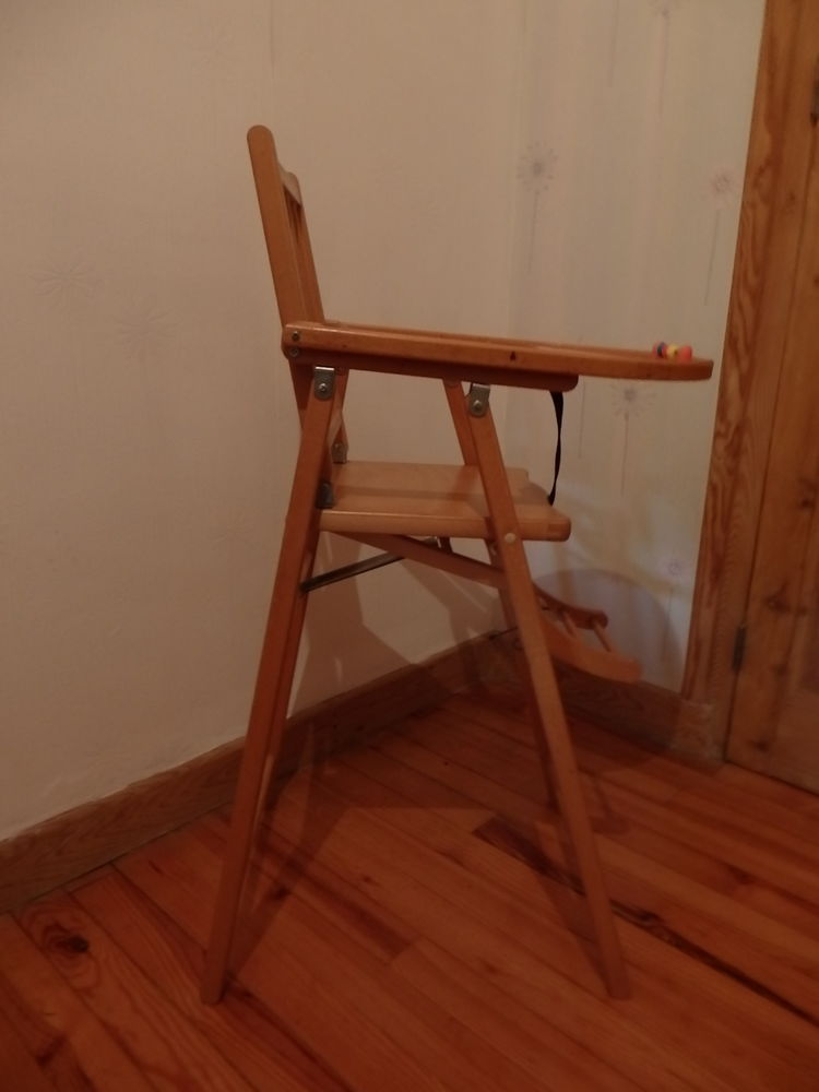 chaisse haute pour enfant en bas age 100 Andr�zieux-Bouth�on (42)
