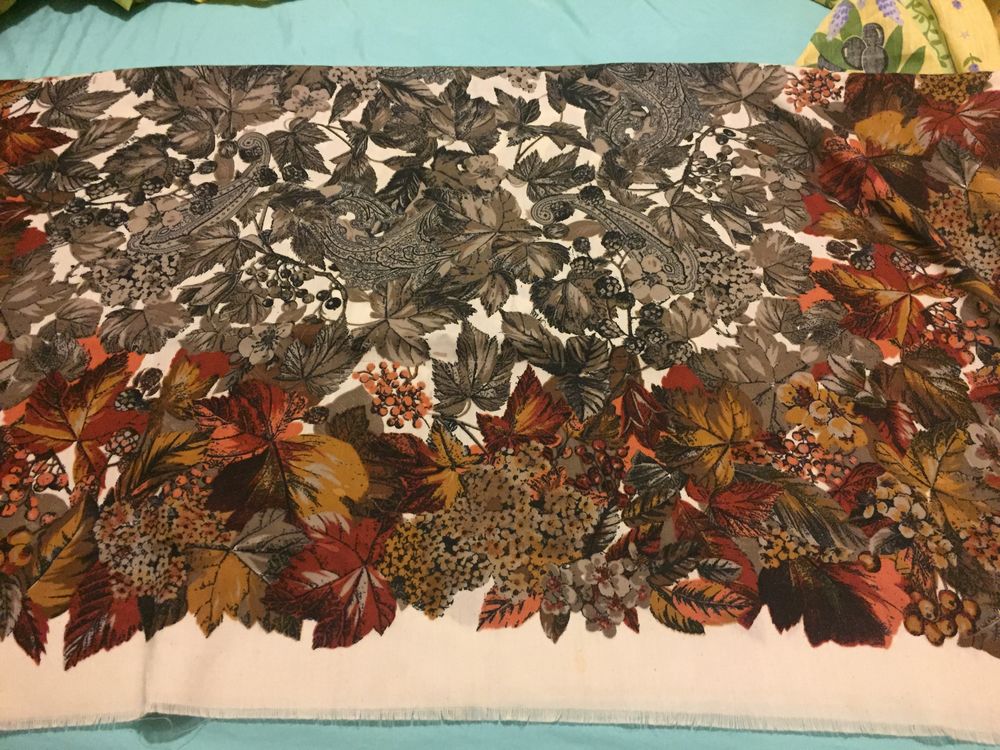 CHALE  CARRE COULEUR AUTOMNALE 120X120cm 14 Saint-Genis-Laval (69)