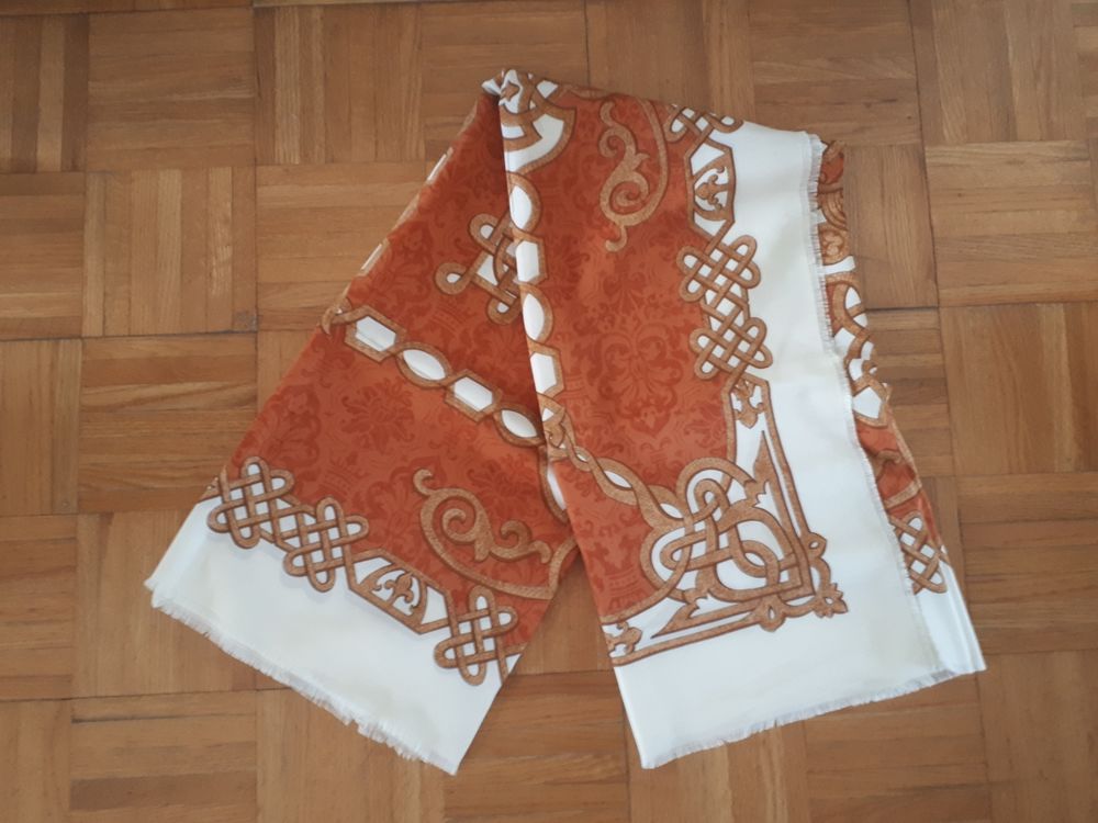 Ch�le foulard NEUF SANS ETIQUETTE 10 Villemomble (93)