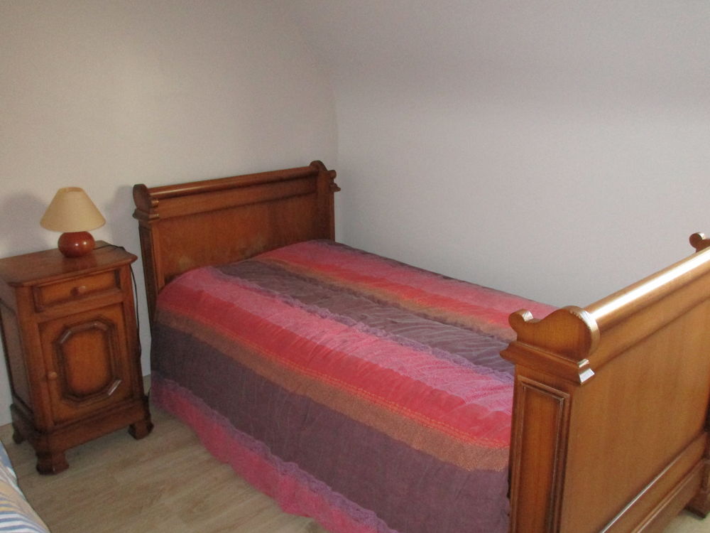 chambre bois massif chataignier artisanal 450 Plou�dern (29)