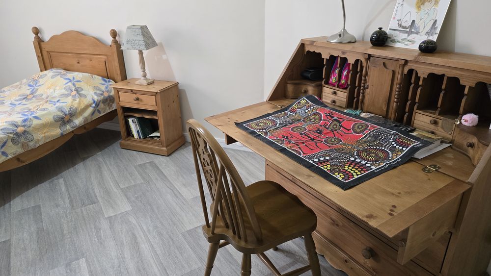 une chambre et bureau en pin massif 499 Valenciennes (59)