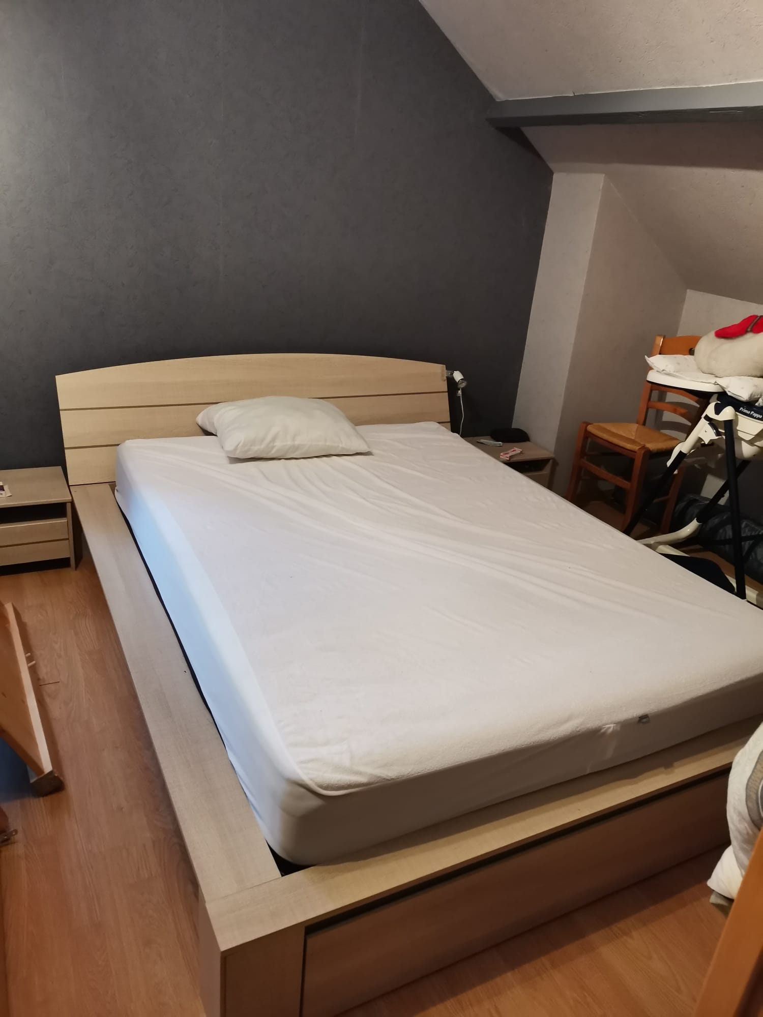 Chambre compl�te avec deux tables de chevet 399 Gisors (27)