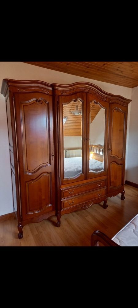 chambre compl�te en merisier Corp avanc� 950 Saint-Joachim (44)