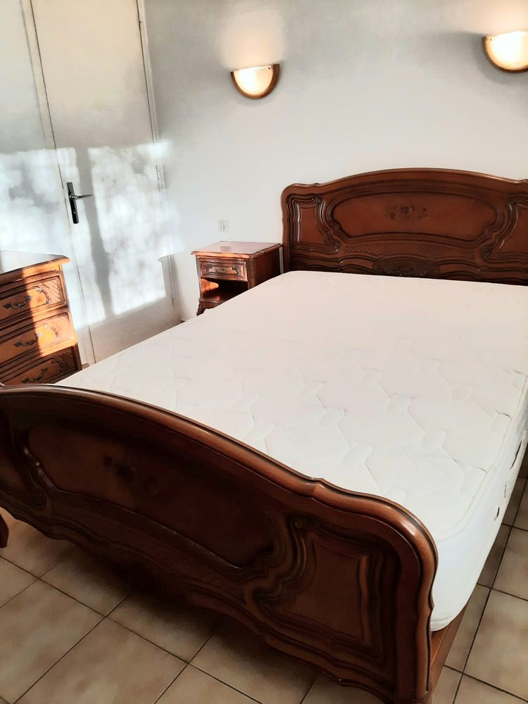 CHAMBRE COMPL�TE EN MERISIER MASSIF 600 C�ret (66)