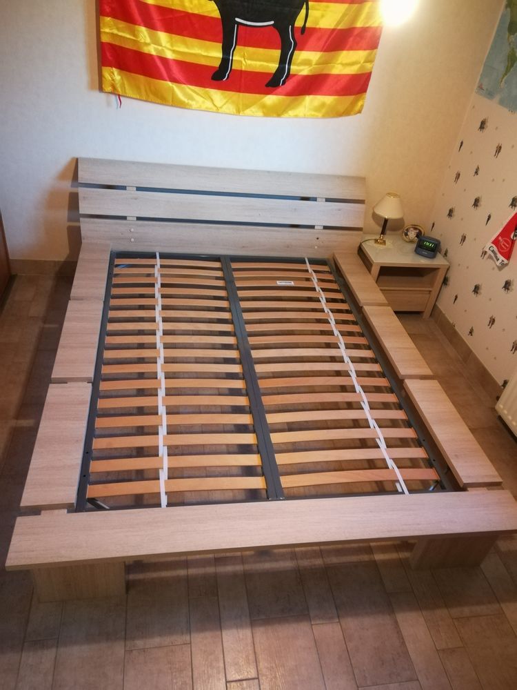 Chambre compl�te - Lit, sommier, tables de nuit 200 Br�zins (38)