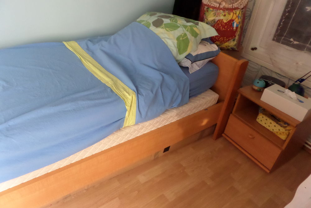 chambre compl�te en pin 200 Templeuve (59)