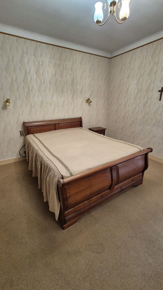 Chambre � coucher bois fonc� intemporelle 350 Perthes (52)